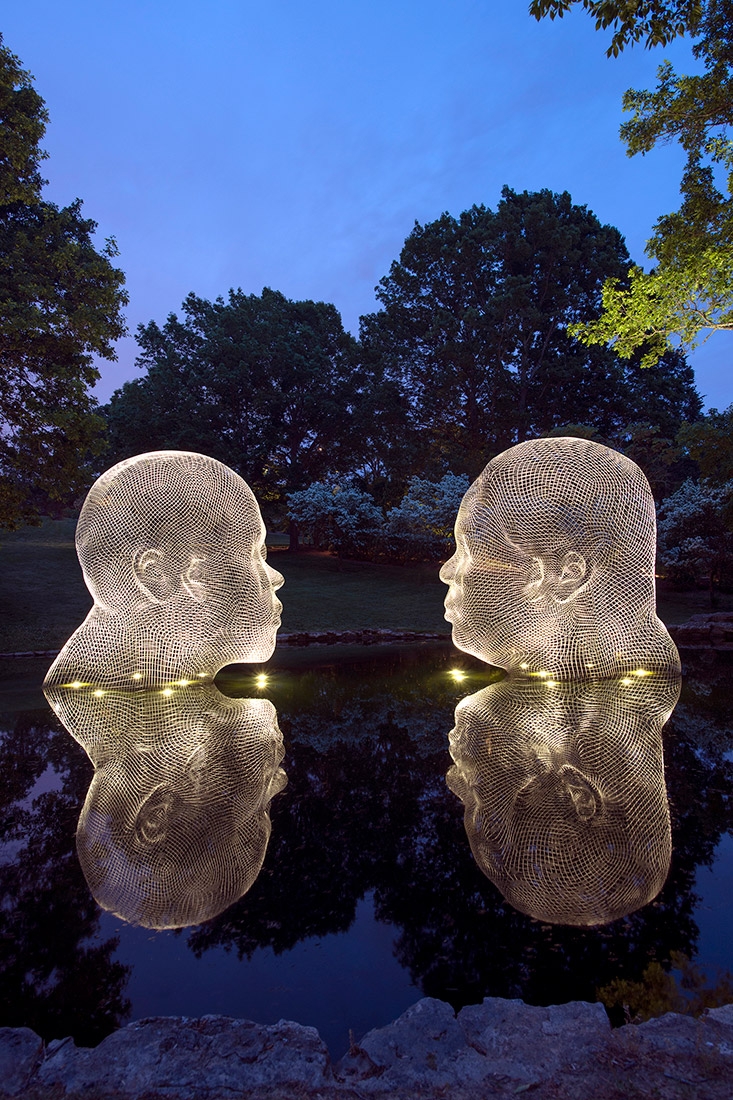 Jaume Plensa, "Awilda and Irma," steel, 2014. © 2025 Artists Rights Society (ARS), New York / VEGAP, Madrid. Photo courtesy of Cheekwood Estate & Gardens.